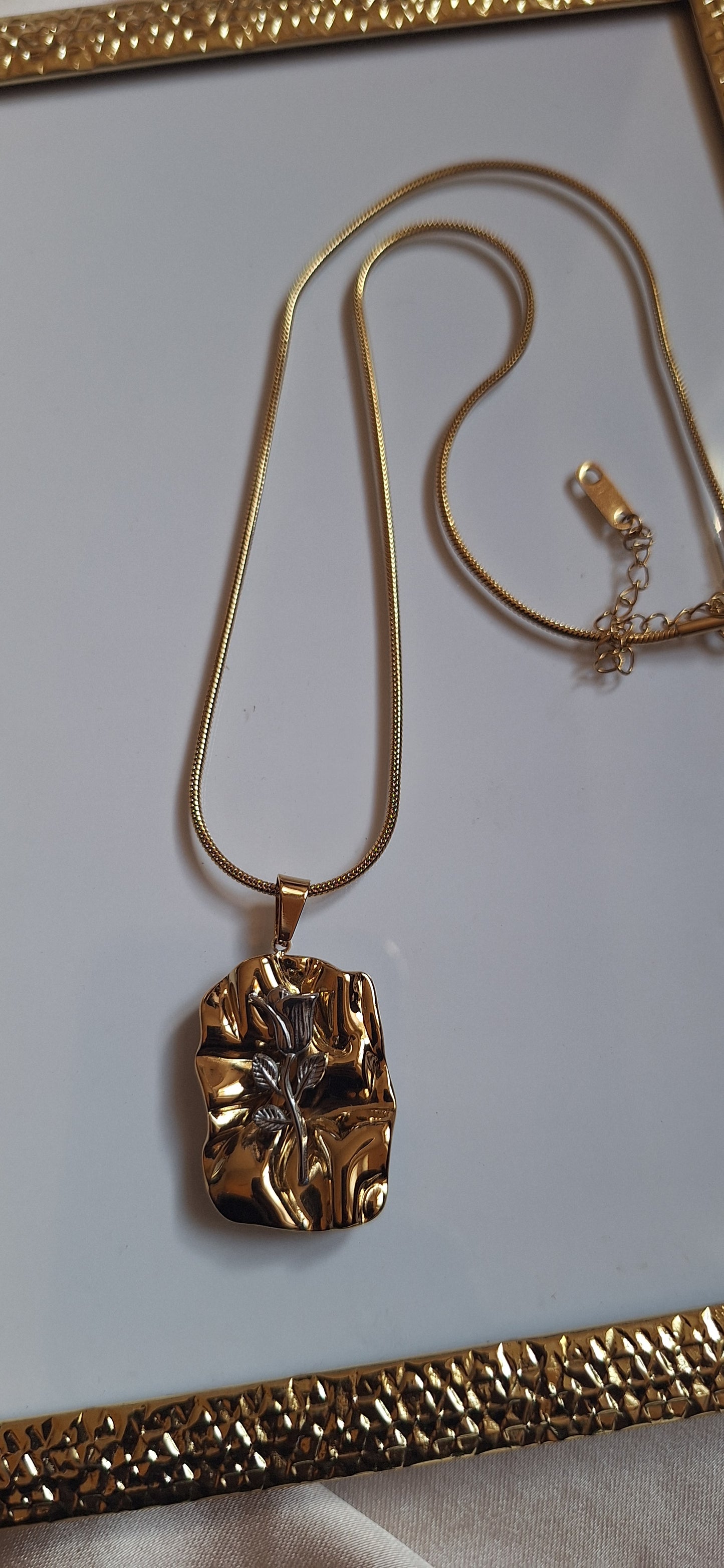 Collier Rosa✨️