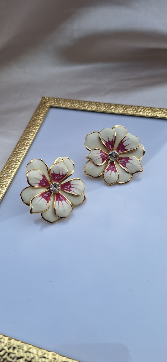 Boucles d'oreilles fleurs blanches