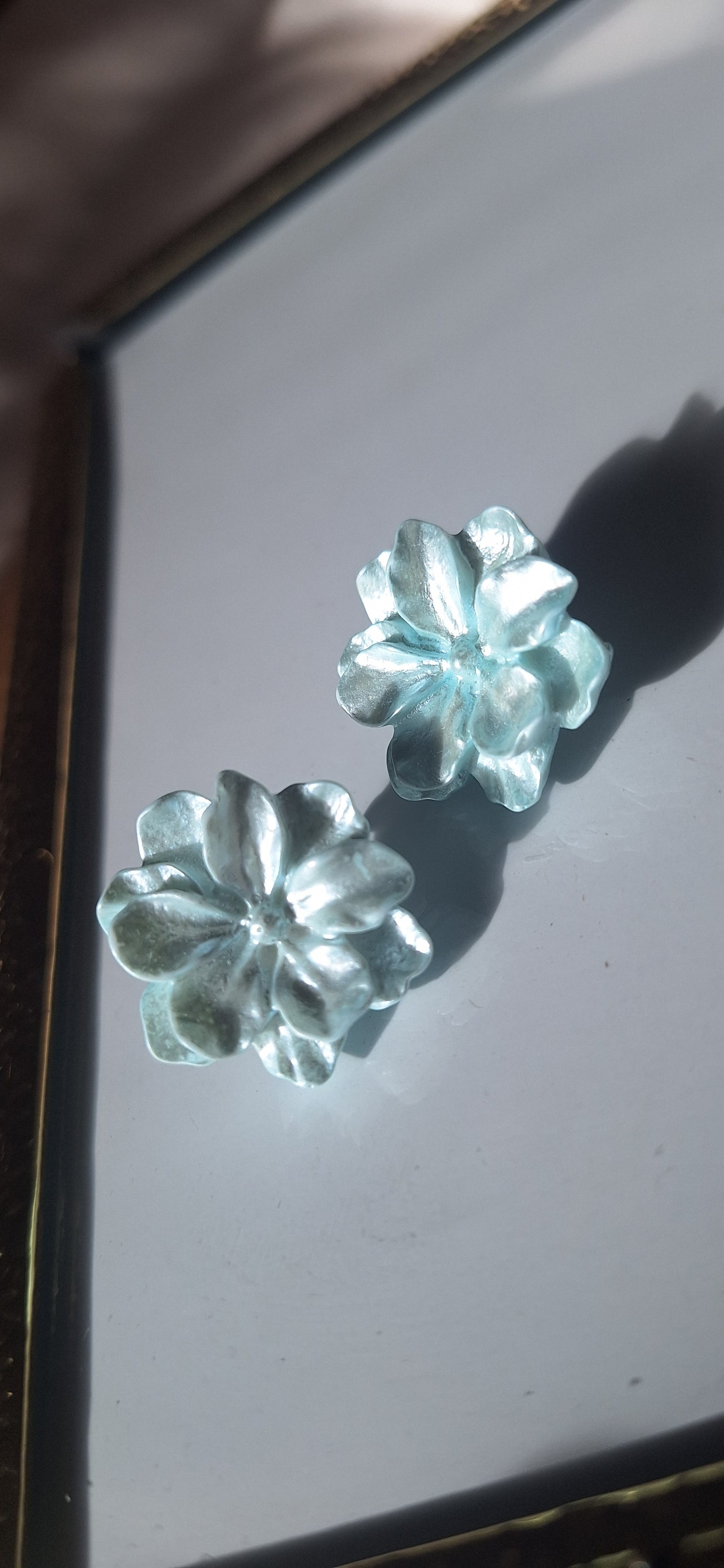 Boucles d'oreilles Camélia ✨️