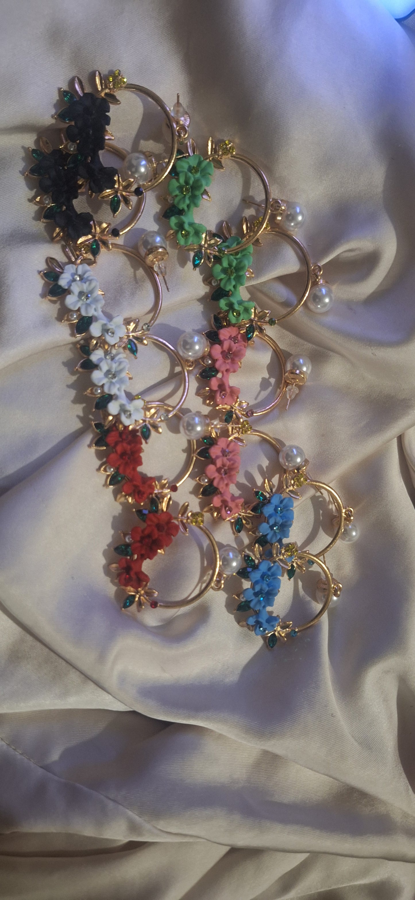 Boucles d'oreilles élégantes -Fleurs et strass