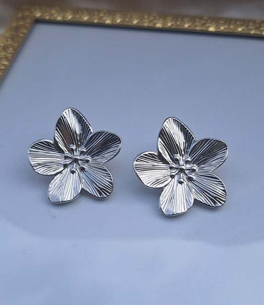 Boucles d'oreilles fleur argenté