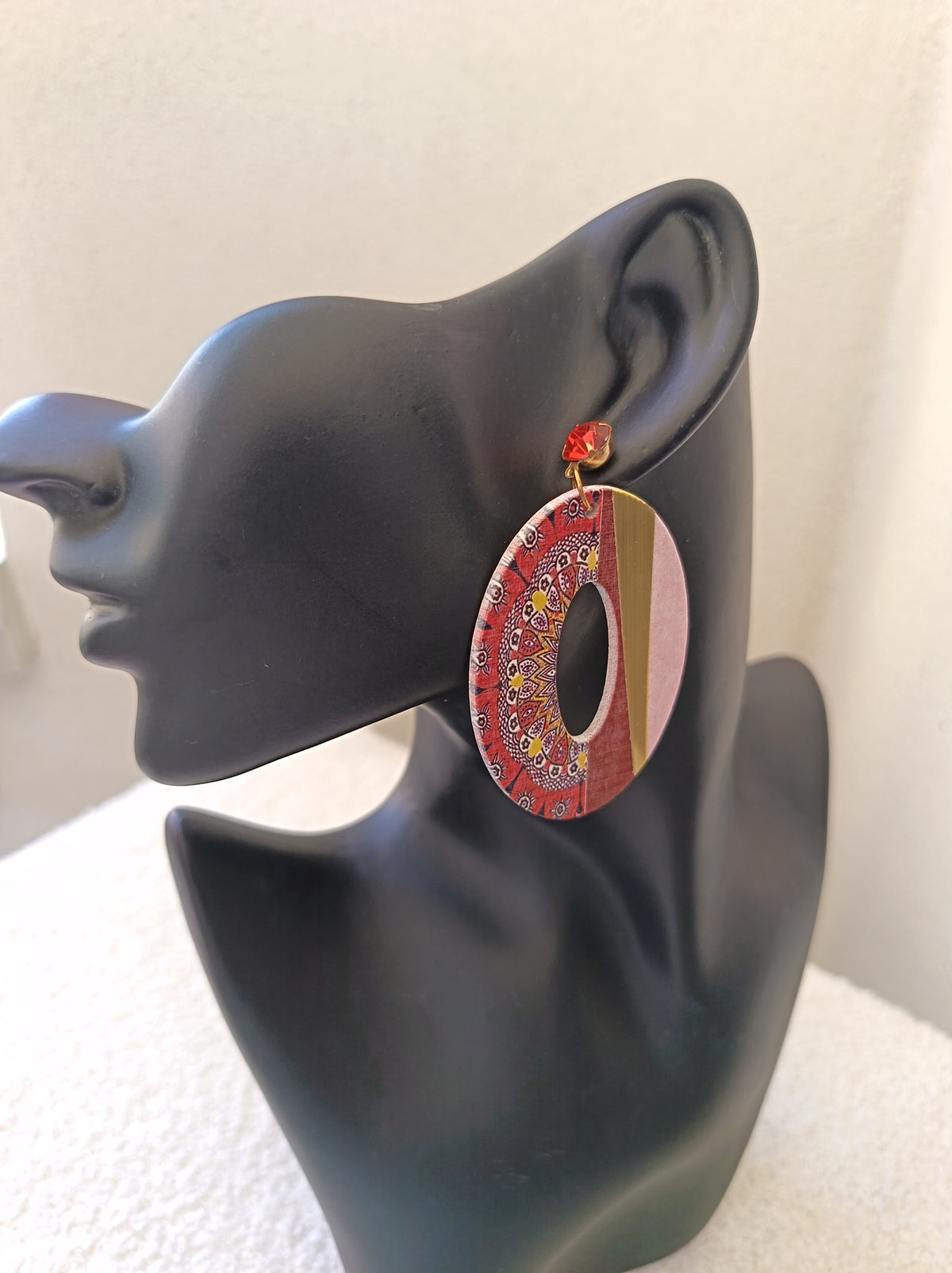 Boucles d'oreilles pendantes ovales – Motifs Mandalas et Dorures
